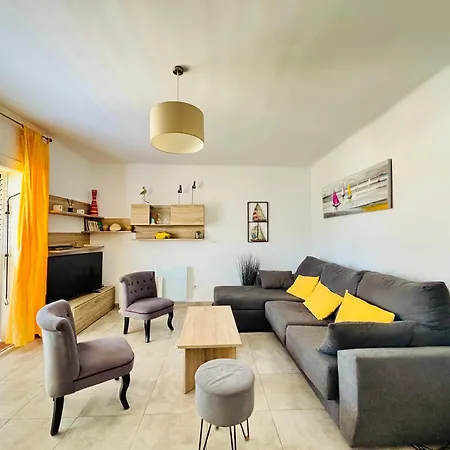 Apartment Global-immo 3361 Monica 7 Roses
